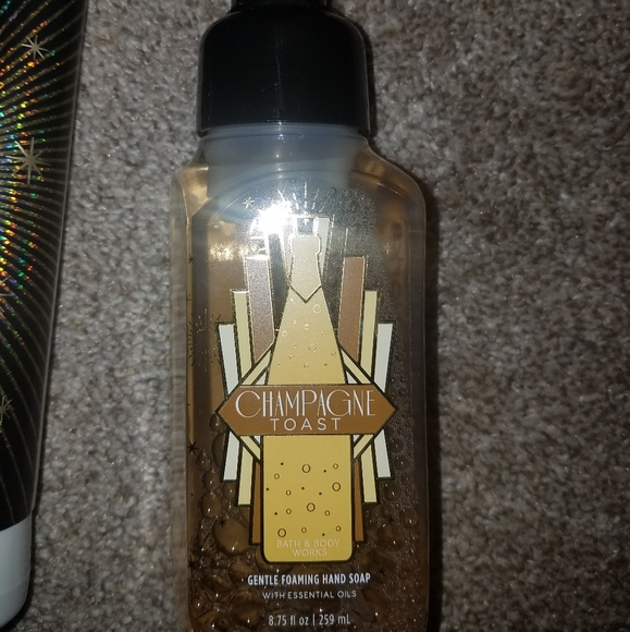 Bath and Body Works Body Cream & Hand Soap Set - Picture 3 of 4